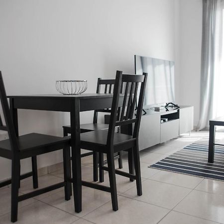 Renovated One Bedroom Apartment In Paphos With Pool Bagian luar foto