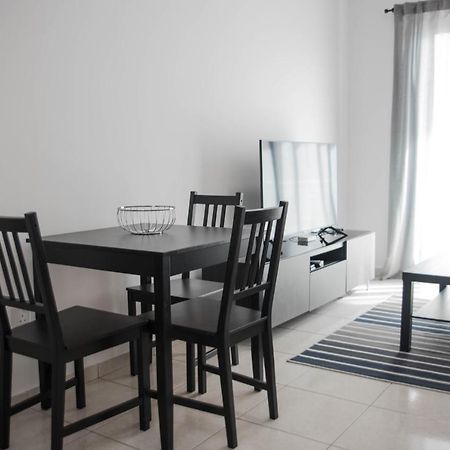Renovated One Bedroom Apartment In Paphos With Pool Bagian luar foto