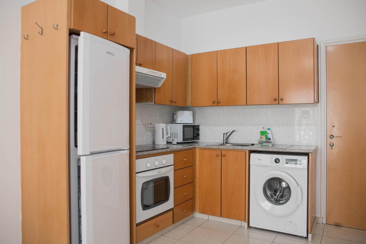 Renovated One Bedroom Apartment In Paphos With Pool Bagian luar foto